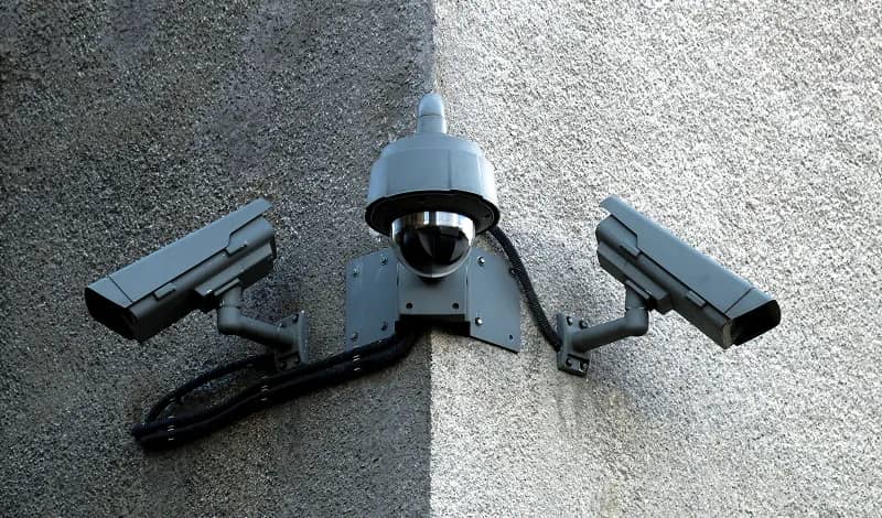 Видеонаблюдение по периметру и в общих зонах с интеграцией <br/>
в систему «Безопасный город» и
аналитикой на основе искусственного <br/> интеллекта